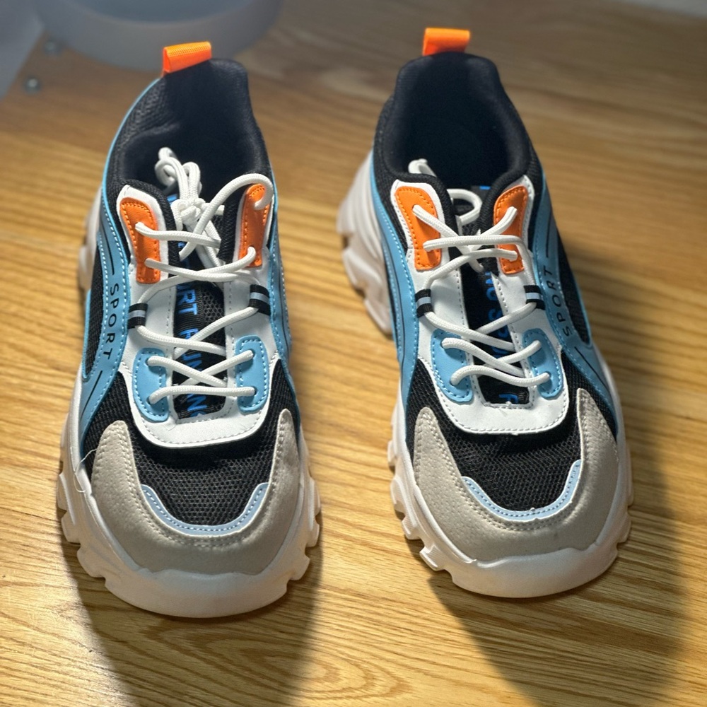 SHEIN Sports Sneakers
